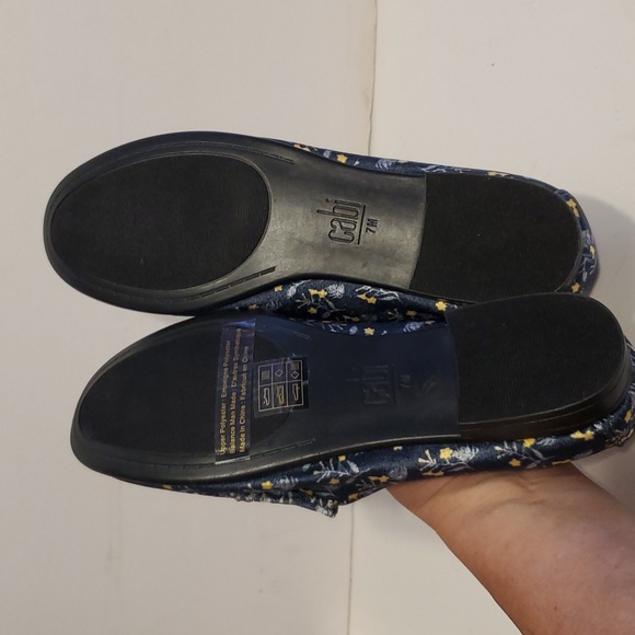 Cabi #6005 Carnaby Loafer Floral In Velvet Size 7M NWOT'S - Picture 10 of 12